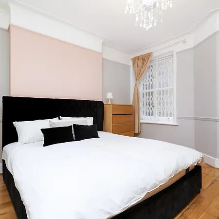 2 Bedroom Cosy London Apartment Exterior foto