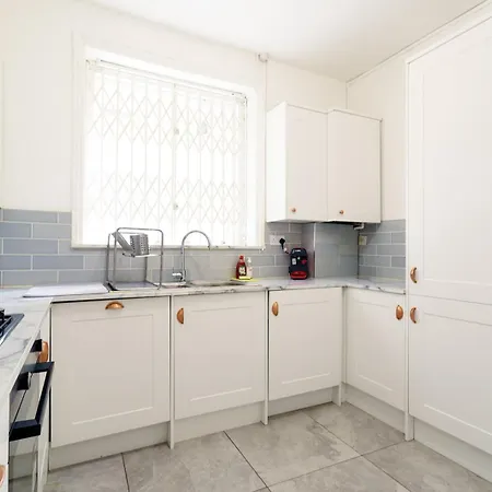 2 Bedroom Cosy London Apartment Exterior foto