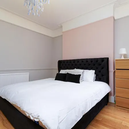 2 Bedroom Cosy London Apartment Exterior foto
