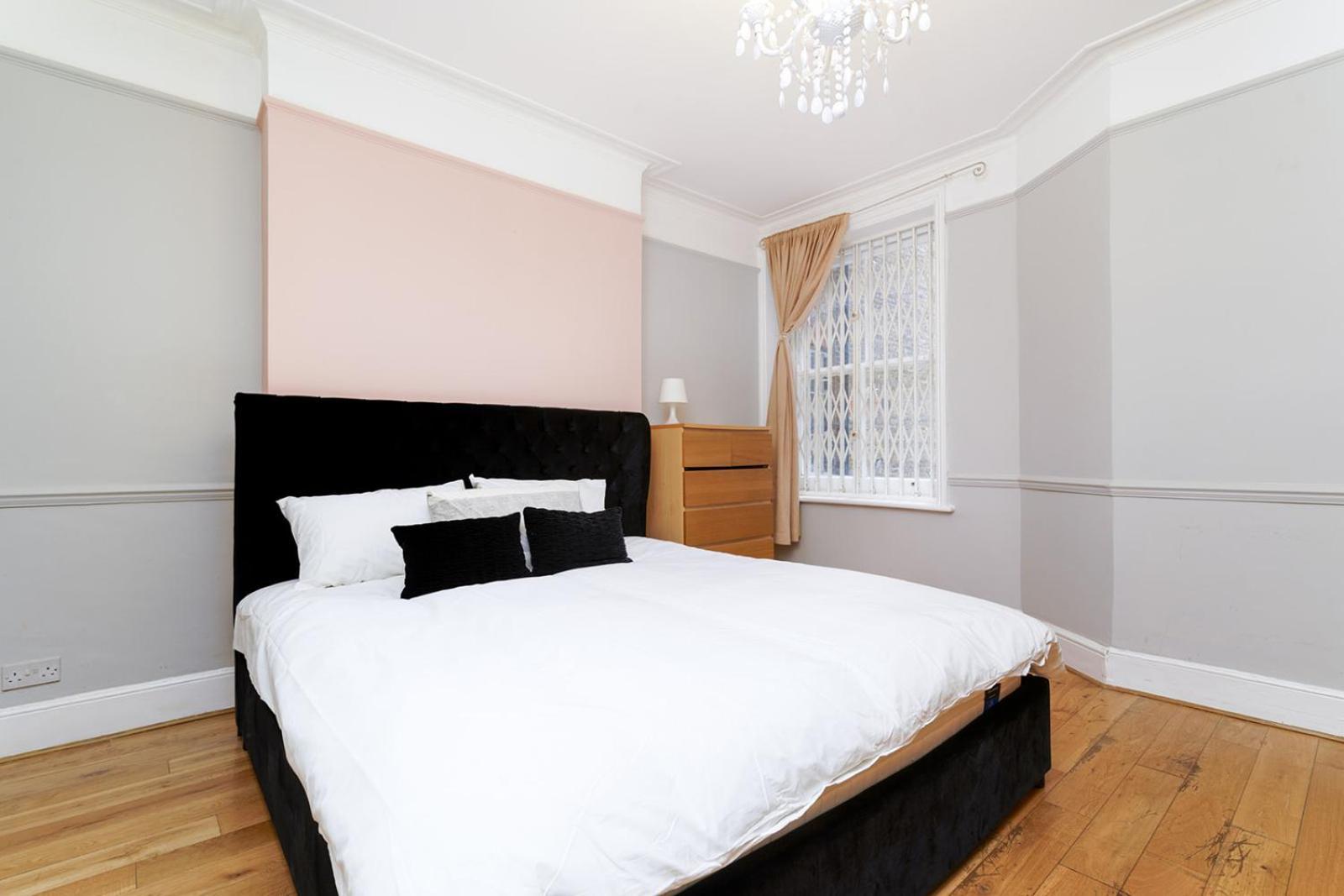 2 Bedroom Cosy Апартаменты